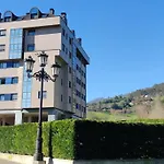 Atico Mirador Del Naranco, Parking Gratuito En Zona Residencial Y Alrededores Apartmán