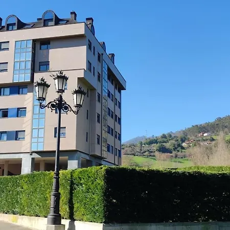 Atico Mirador Del Naranco, Parking Gratuito En Zona Residencial Y Alrededores Apartman