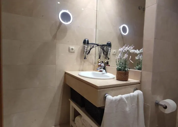 Appartamento ático Mirador Del Naranco, Parking Gratuito, Wifi, Zona Residencial Oviedo