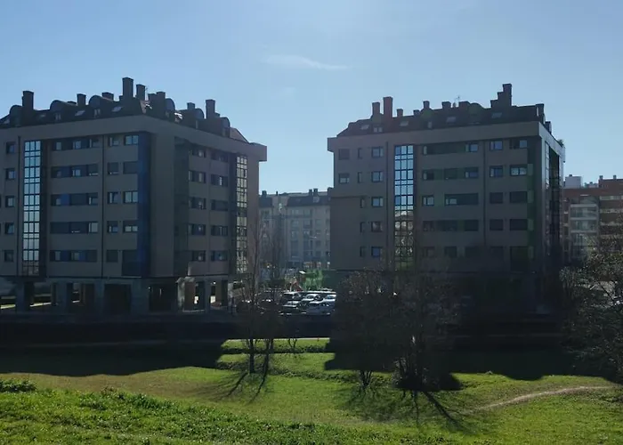 Appartamento ático Mirador Del Naranco, Parking Gratuito, Wifi, Zona Residencial